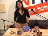 מאיה מציגה את אביזרי הטיהור